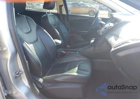 2016 Ford Focus Se z USA, uszkodzony, nr VIN 1FADP3K20GL326621